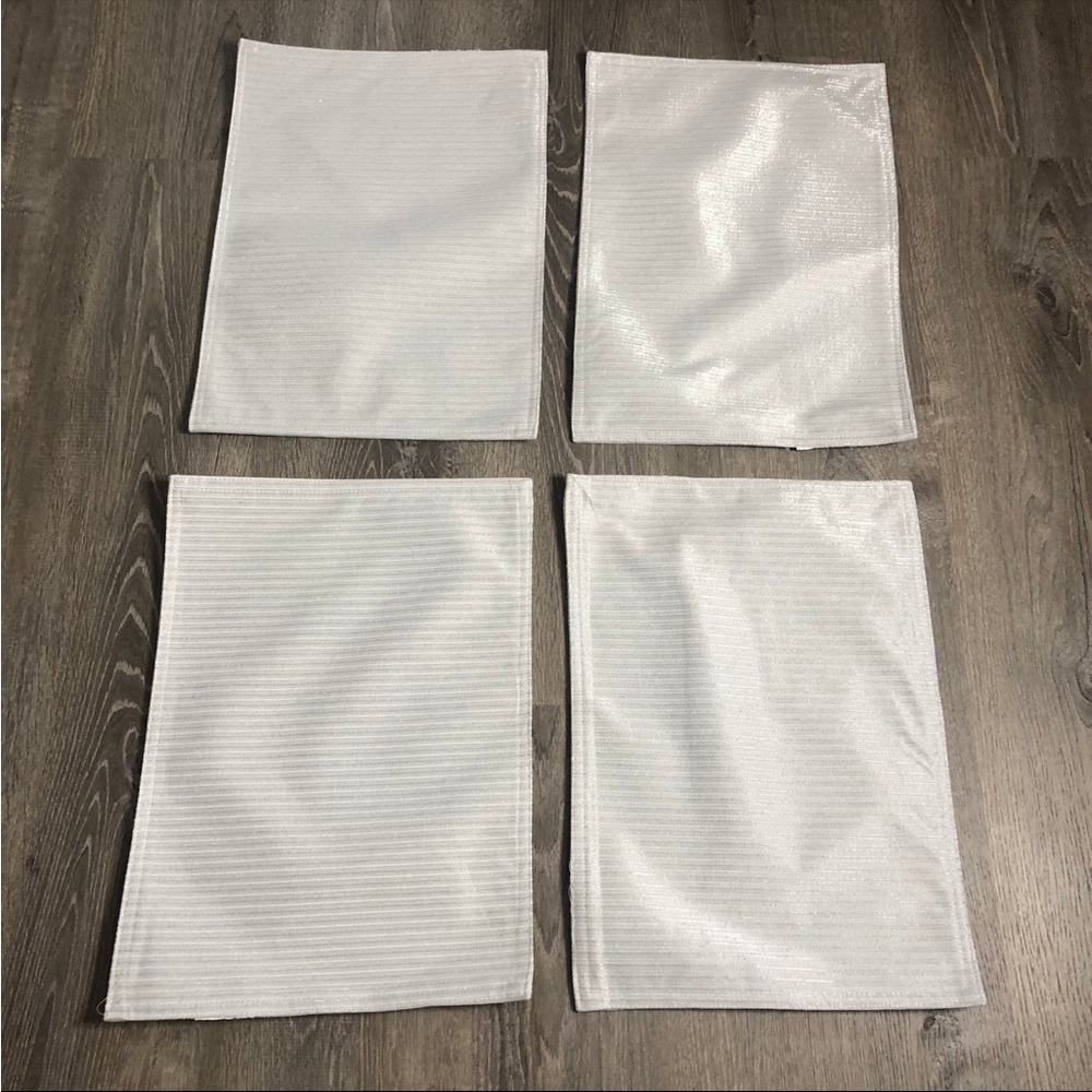 Set of 4 Silver Textured Placemats